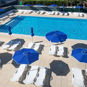 Nautilus 3* Roses